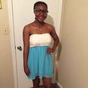 Body Central -Blue & White Dress w/ bowtie back